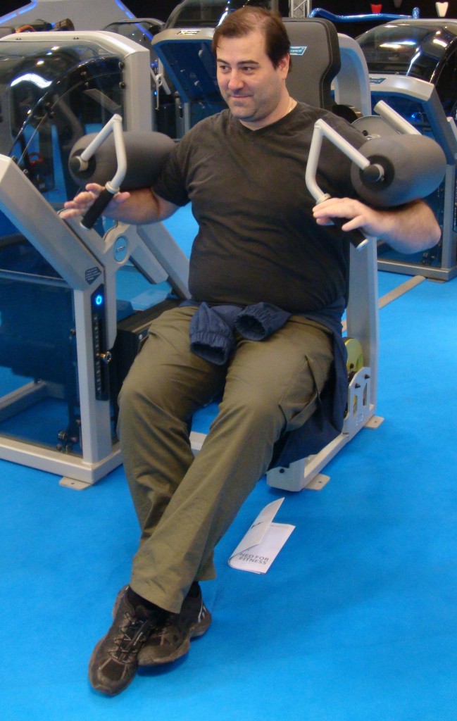 Ägare & VD Hälsoteket Dean PeharÄgare till Hälsoket, Dean Pehar, som ägde Nautilusgymmet under cirka 20 års tid. Här på en mässa i Tyskland år 2010 där han testar en träningsmaskin.