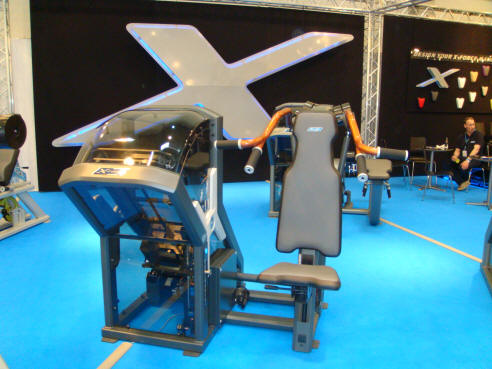 x-force styrketräningsmaskin